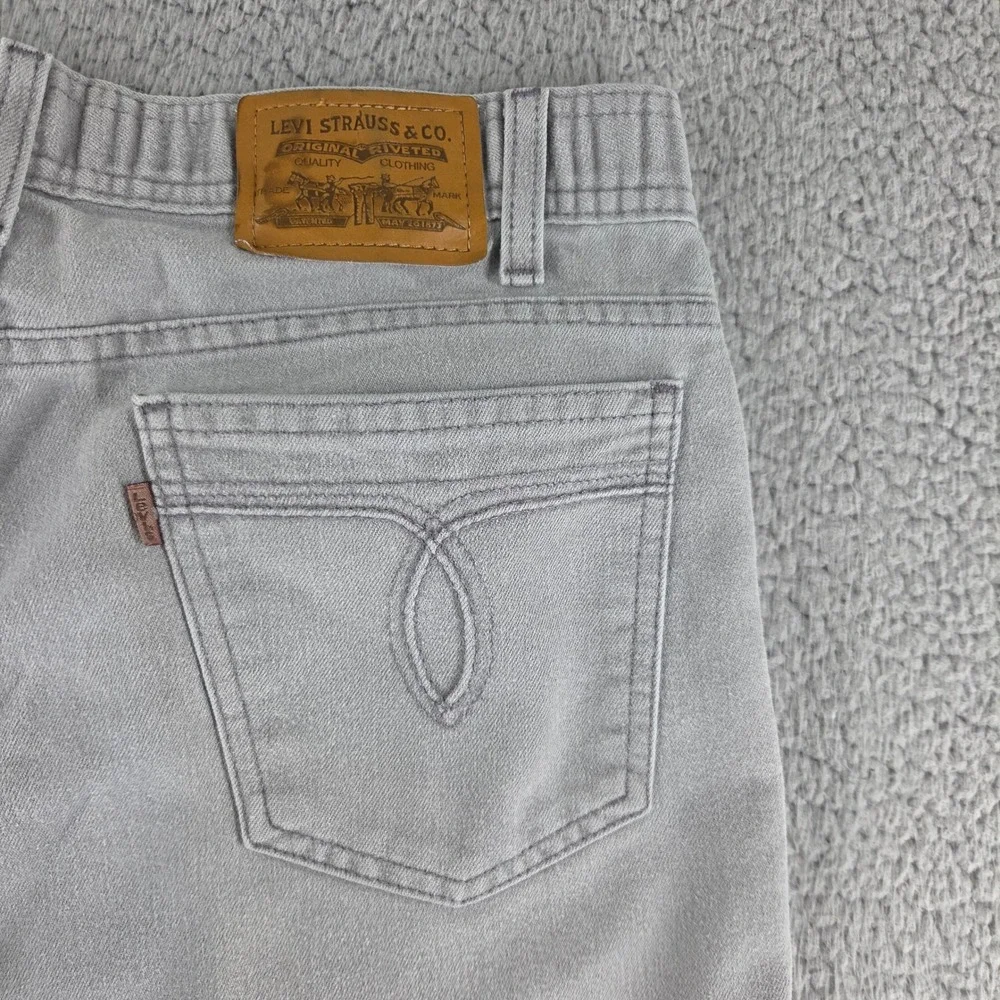 Levis measurements waist